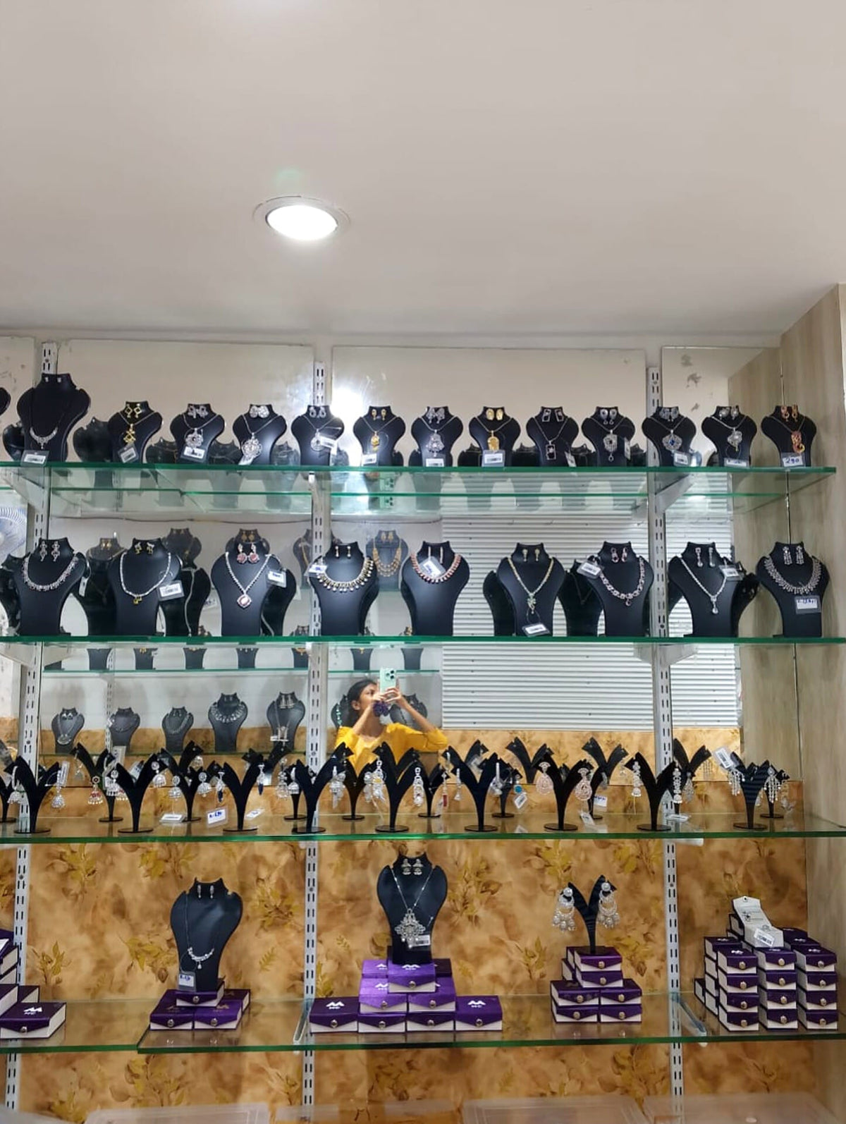 How Miarah is catering the needs and demands for artificial jewelry in global market?