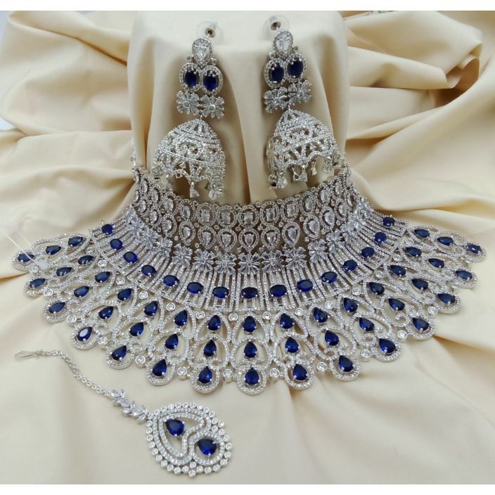 Elevate Your Style with Exquisite Jewelry: A Guide to Choosing the Perfect Accessories from Miarah