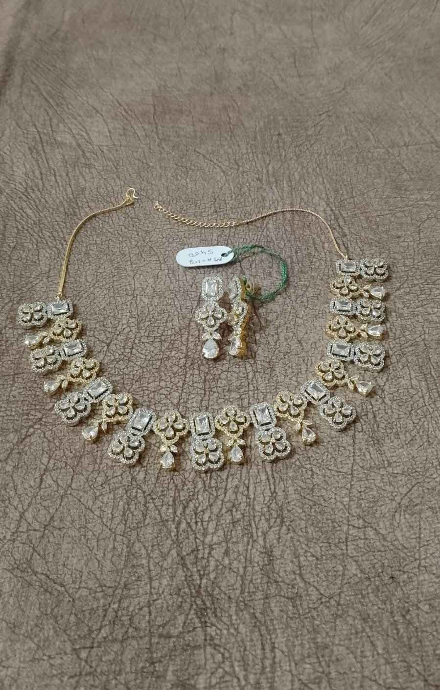 Premium Two-Tone Intricate Geometric Clover Necklace Set