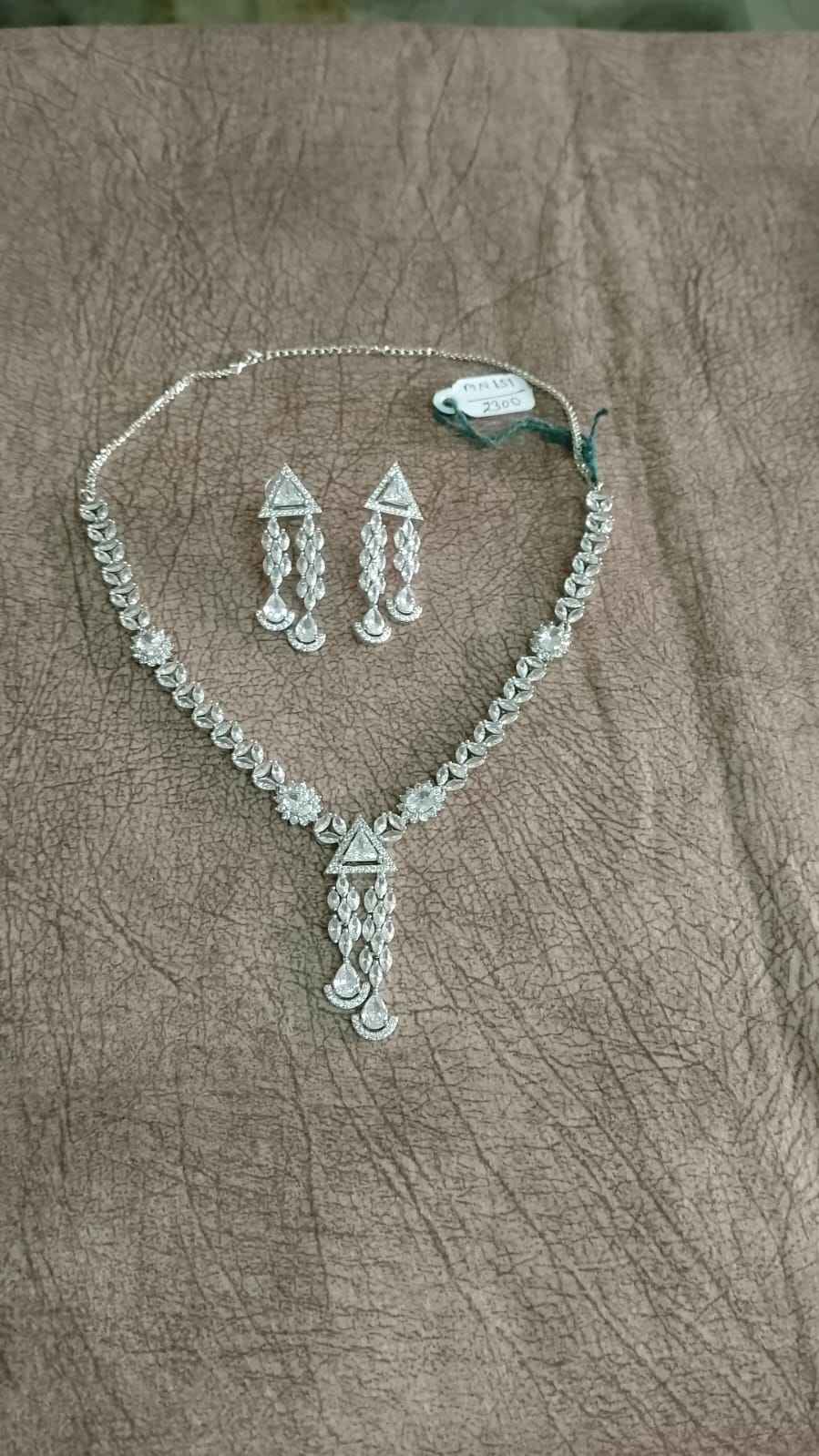 Silver-Plated Cubic Zirconia Choker Necklace and Dangle Earring Set for Women - Perfect for Parties & Weddings